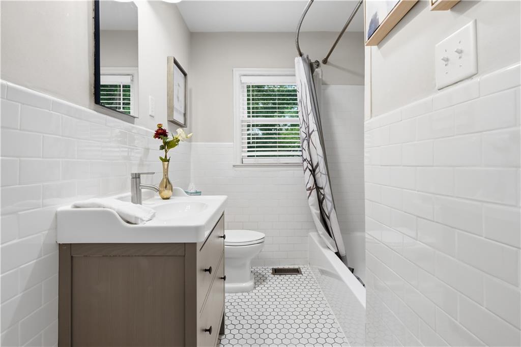 1091 Walker Drive Decatur, GA 30030 - Photo 17 of 36 Gallery Image 17
