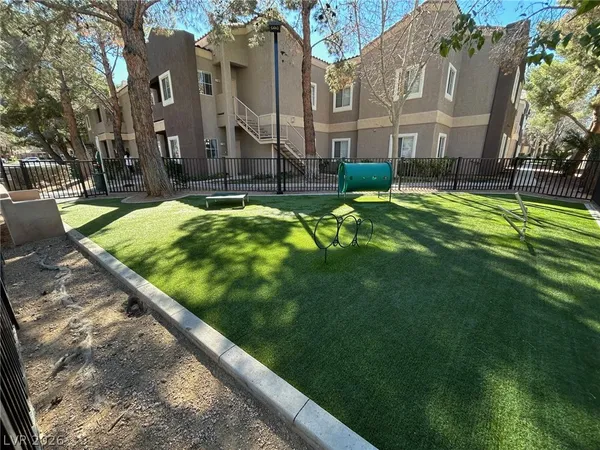 $1,495 | 5250 South Rainbow Boulevard, Unit 2137, Las Vegas, NV 89118