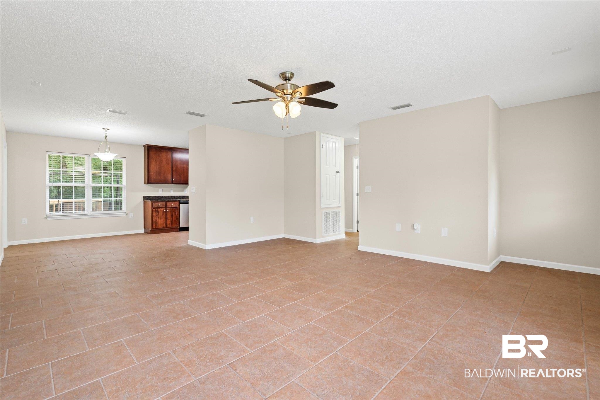 157 Bay View Drive Daphne, AL 36526 - Photo 4 of 22