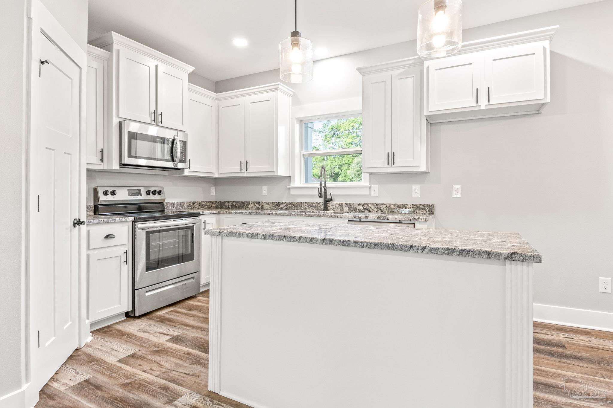5704 Meadow Road Milton, FL 32583 - Photo 12 of 41 Gallery Image 12