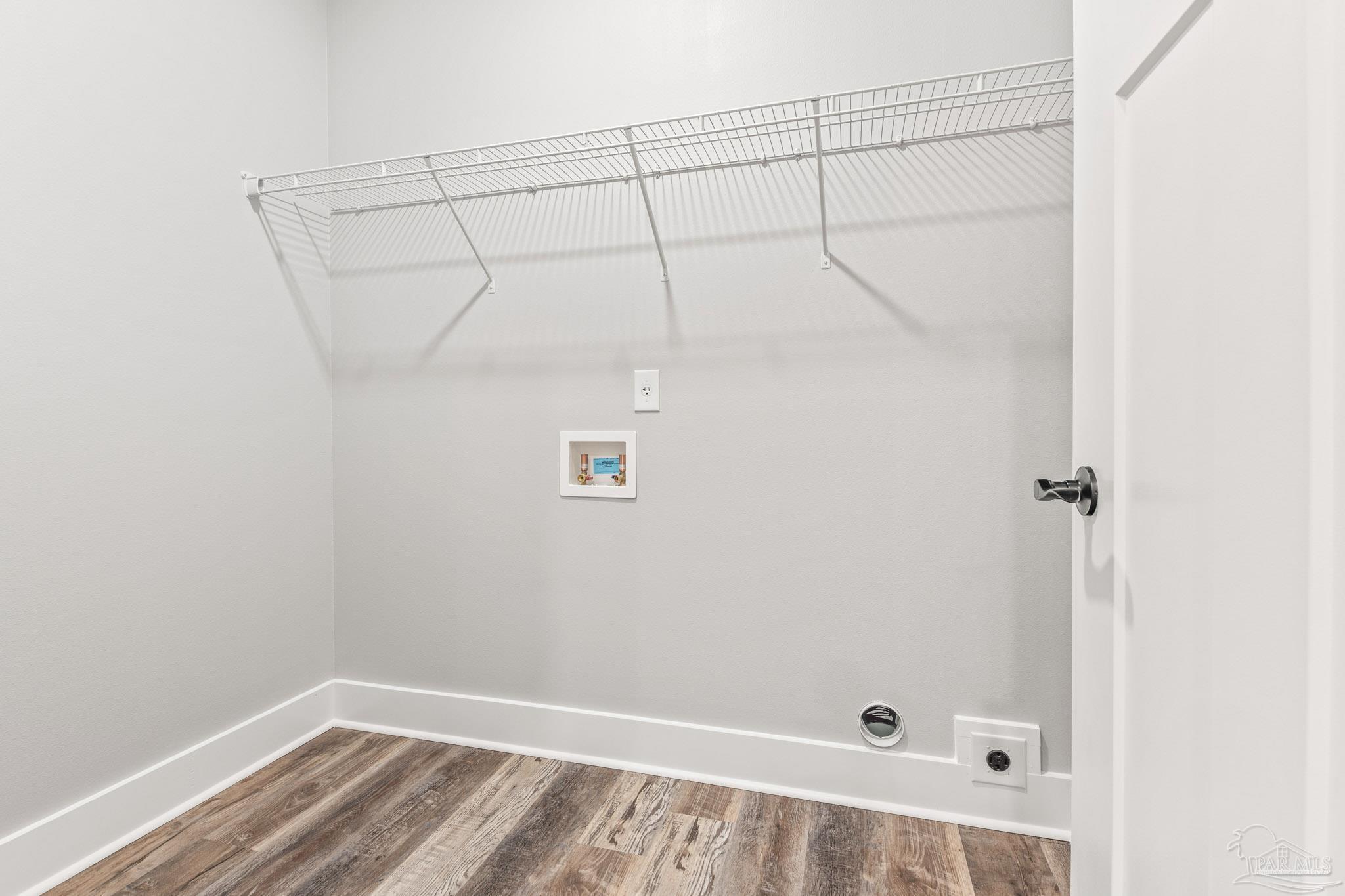 5704 Meadow Road Milton, FL 32583 - Photo 7 of 41 Gallery Image 7