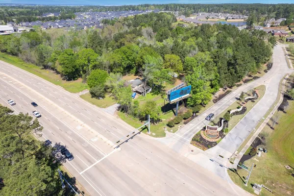 $1,050,000 | 6020 Highway 105, Conroe, TX 77304