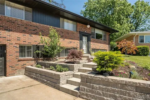 $450,000 | 8901 Larchwood Court, St. Louis, MO 63126
