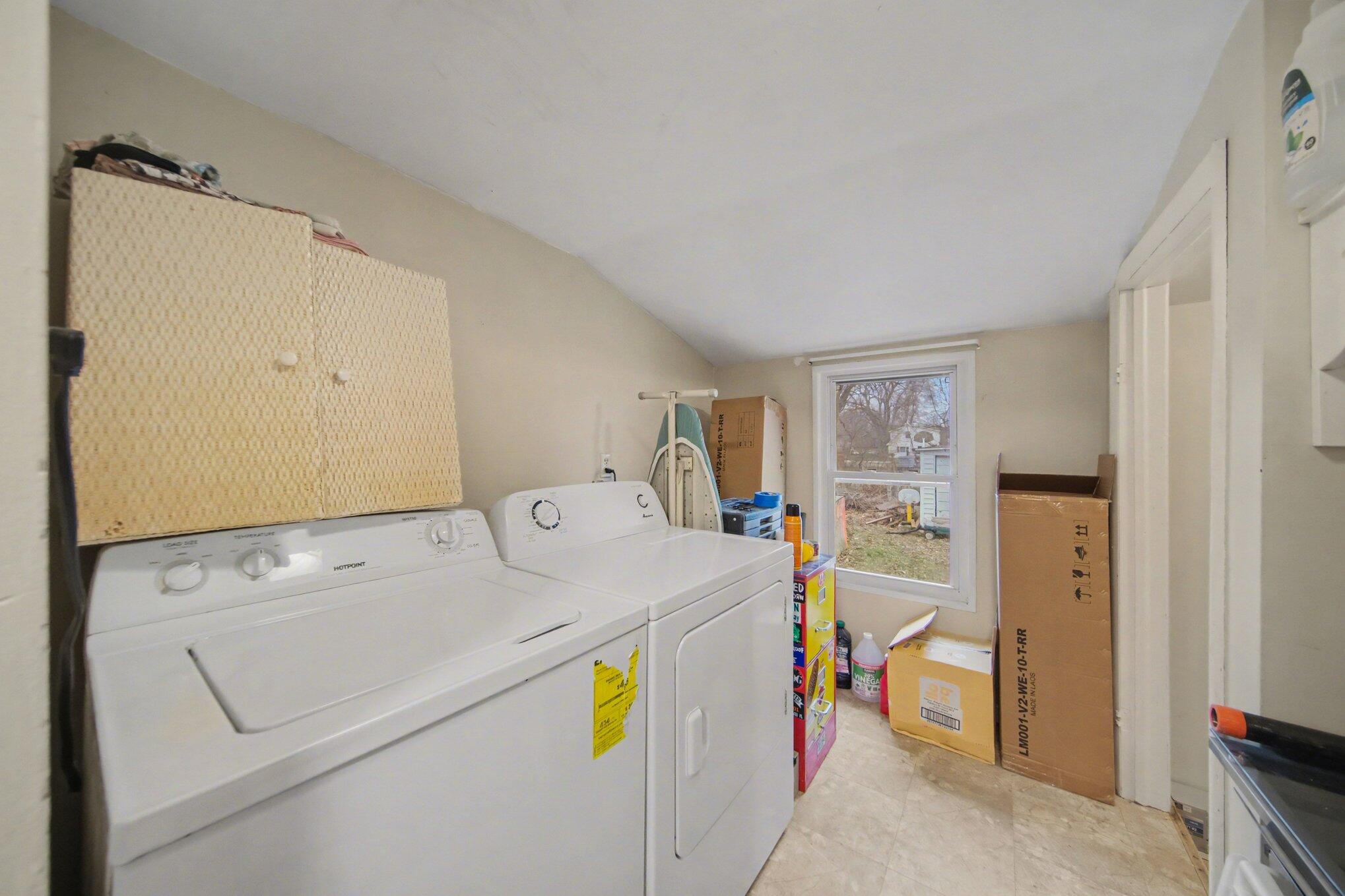 326 22nd Street Jackson, MI 49203 - Photo 9 of 22 326 22nd St, Jackson, MI 49203