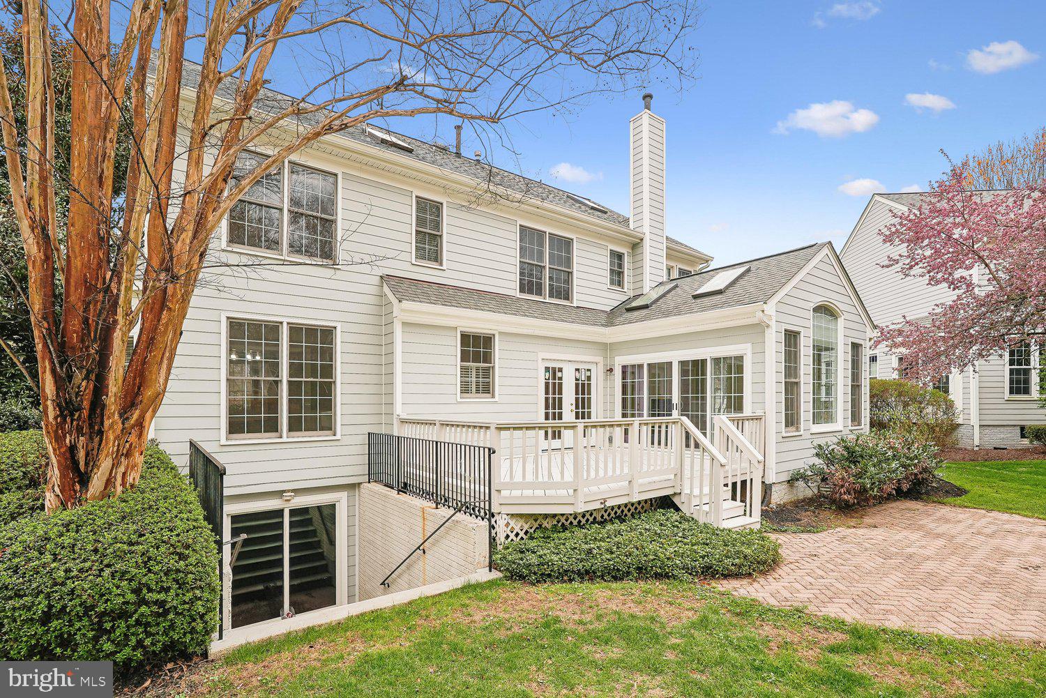 11400 Night Star Way Reston, VA 20194 - Photo 17 of 99 Back Elevation