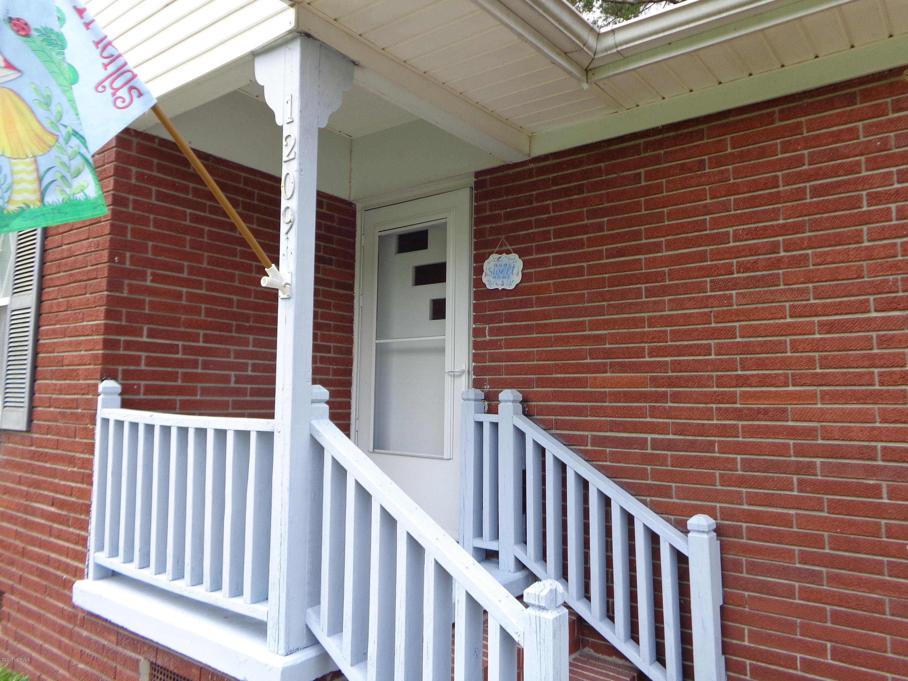 1209 Ruffin Terrace Kinston, NC 28504 - Photo 2 of 29 DSC05507