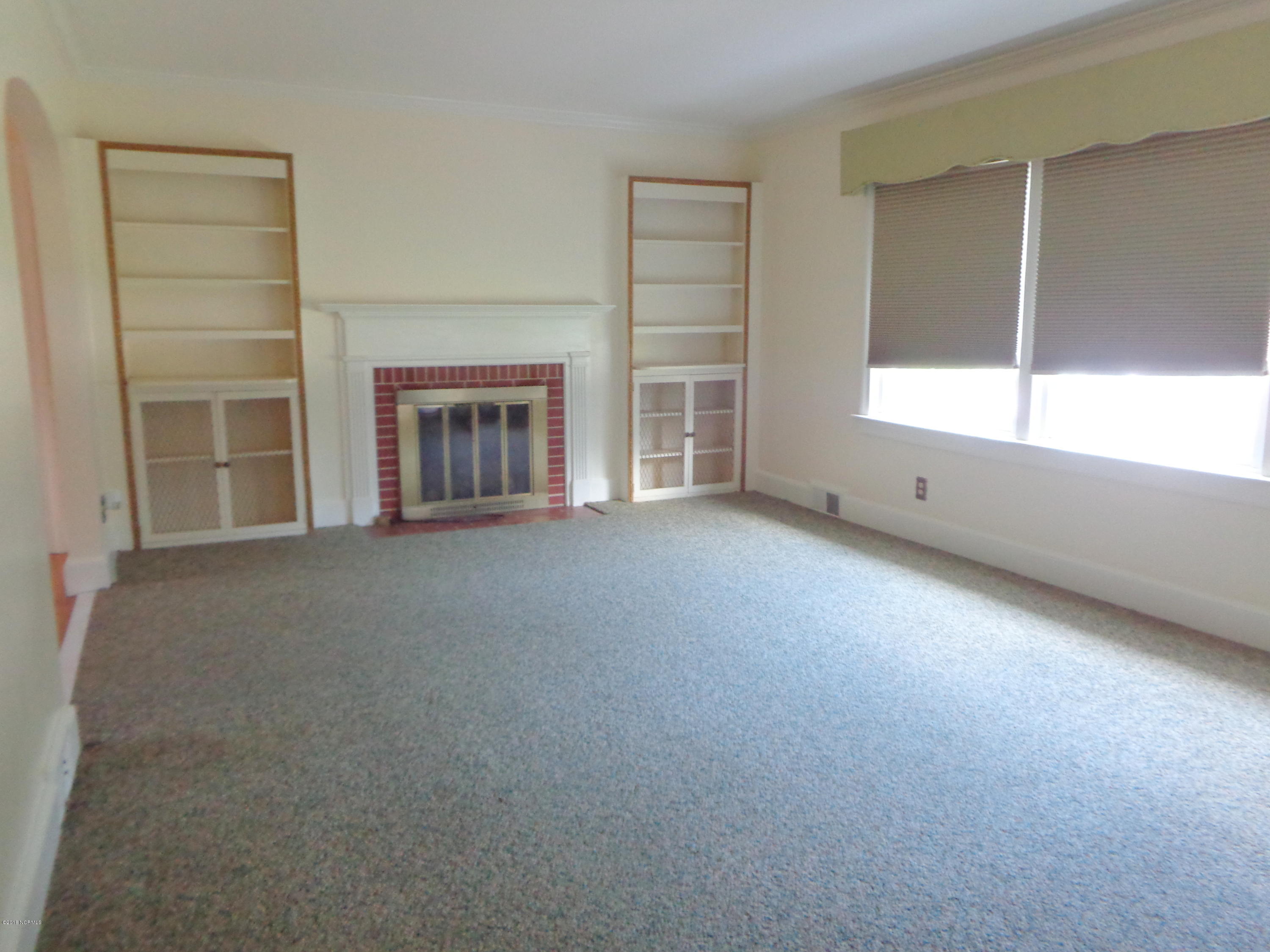 1209 Ruffin Terrace Kinston, NC 28504 - Photo 5 of 29 DSC05515