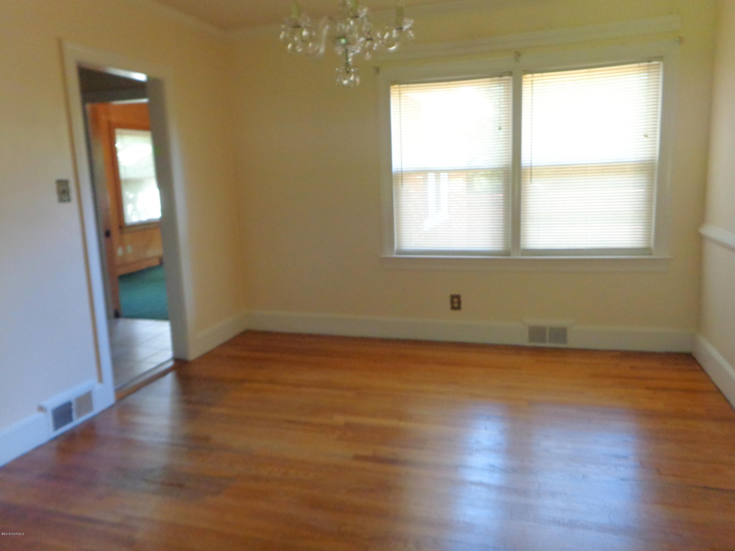 1209 Ruffin Terrace Kinston, NC 28504 - Photo 6 of 29 DSC05517
