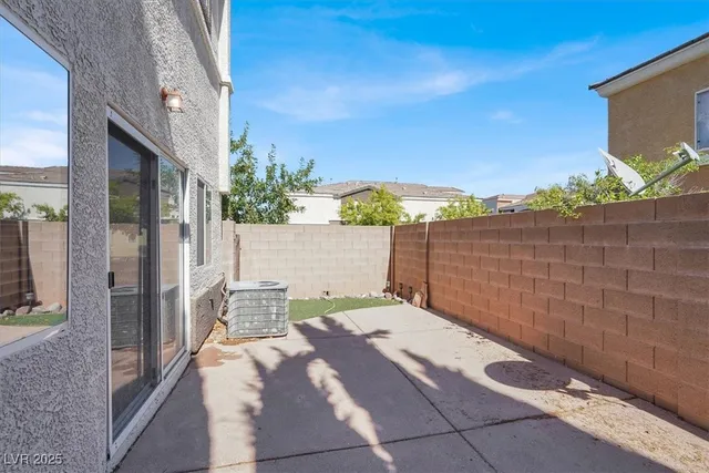 $1,805 | 9303 Gilcrease Avenue, Unit 1051, Las Vegas, NV 89149