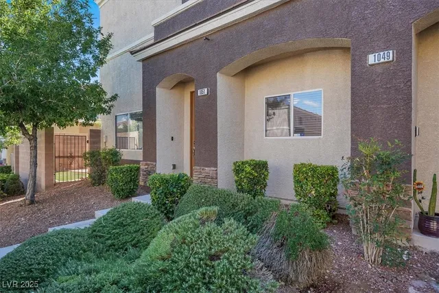 $1,805 | 9303 Gilcrease Avenue, Unit 1051, Las Vegas, NV 89149