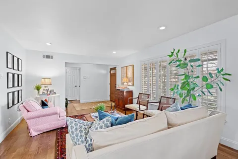 $829,000 | 5322 Ridgelawn Drive, Dallas, TX 75214