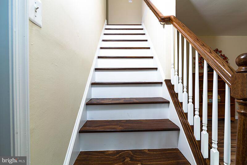 4220 Granby Road Woodbridge, VA 22193 - Photo 17 of 30 a view of entryway