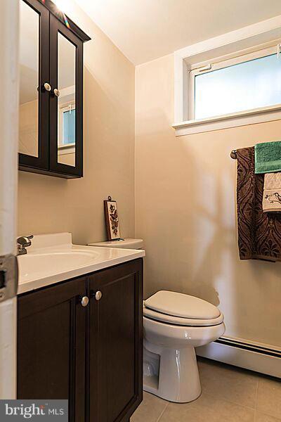 4220 Granby Road Woodbridge, VA 22193 - Photo 21 of 30 a bathroom with a toilet sink and mirror