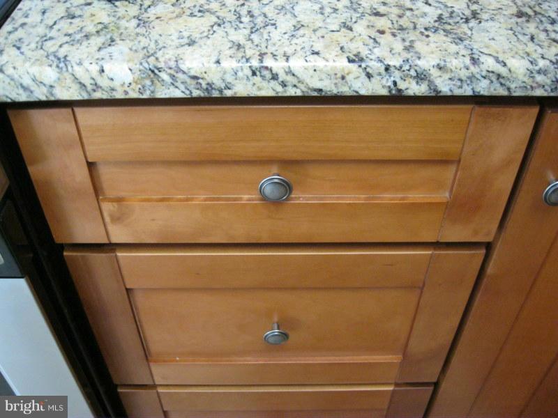 4220 Granby Road Woodbridge, VA 22193 - Photo 6 of 30 a door view