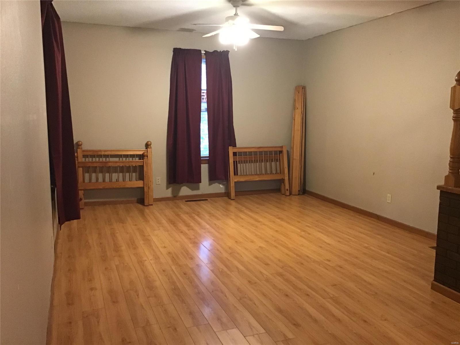 305 Maple Lane Chester, IL 62233 - Photo 11 of 68 Gallery Image 11