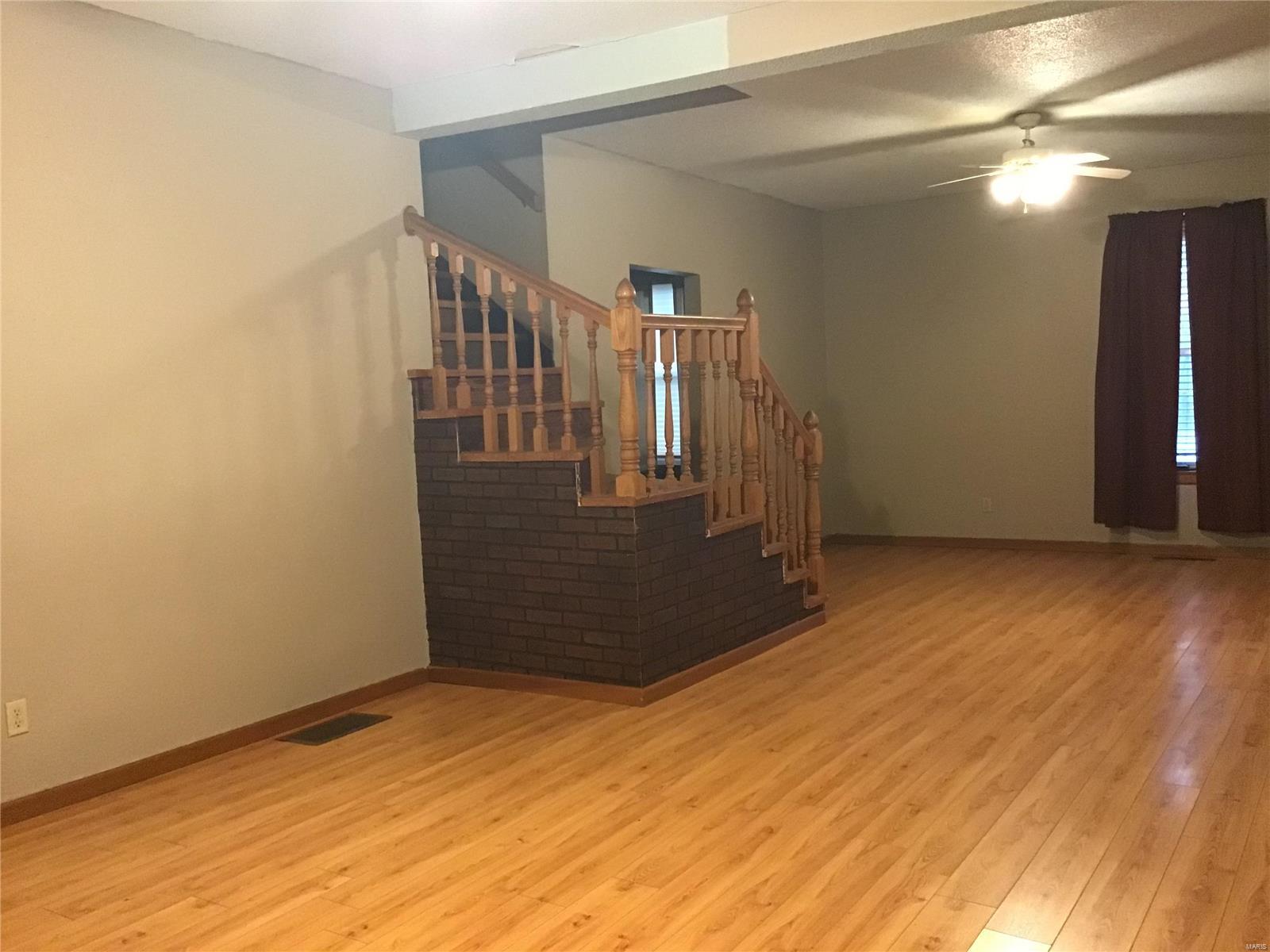 305 Maple Lane Chester, IL 62233 - Photo 12 of 68 Gallery Image 12