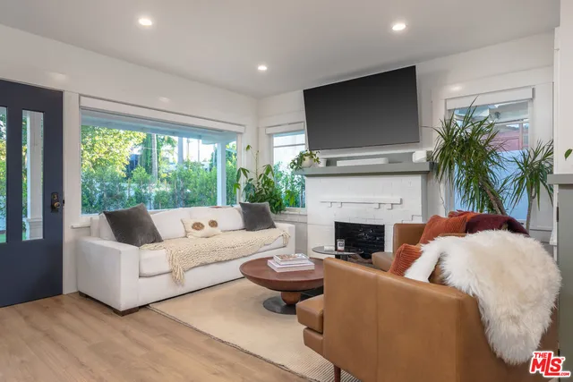 $1,799,000 | 2616 Abbot Kinney Boulevard, Venice, CA 90291