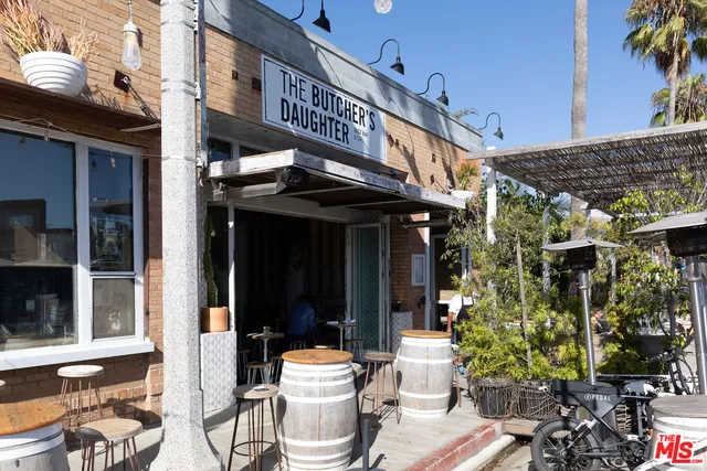 $1,799,000 | 2616 Abbot Kinney Boulevard, Venice, CA 90291