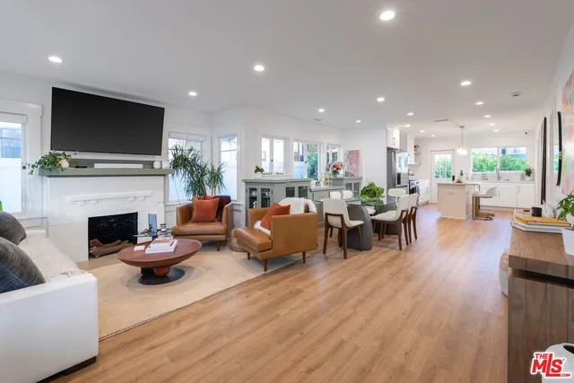 $1,799,000 | 2616 Abbot Kinney Boulevard, Venice, CA 90291
