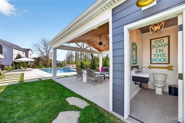 $1,250,000 | 6106 Knights Table Court, St. Charles, MO 63304