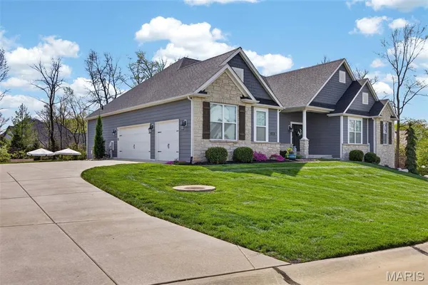 $1,250,000 | 6106 Knights Table Court, St. Charles, MO 63304