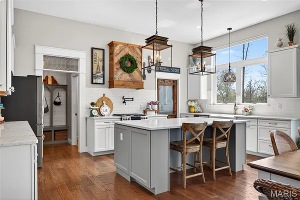 $1,250,000 | 6106 Knights Table Court, St. Charles, MO 63304