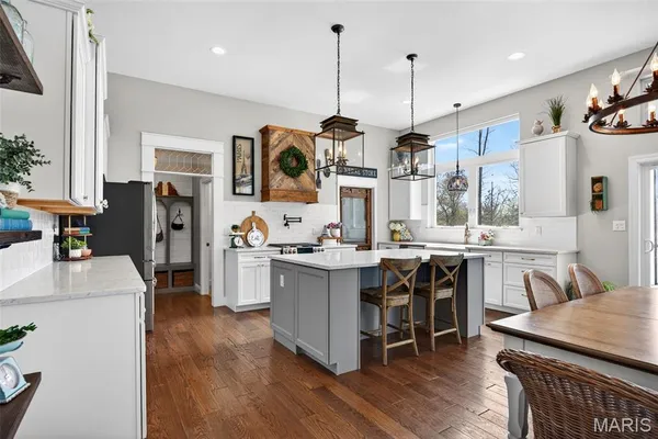 $1,250,000 | 6106 Knights Table Court, St. Charles, MO 63304
