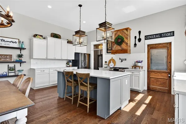 $1,250,000 | 6106 Knights Table Court, St. Charles, MO 63304