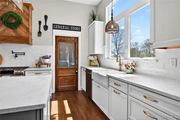 $1,250,000 | 6106 Knights Table Court, St. Charles, MO 63304