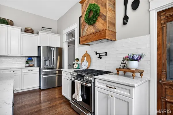 $1,250,000 | 6106 Knights Table Court, St. Charles, MO 63304