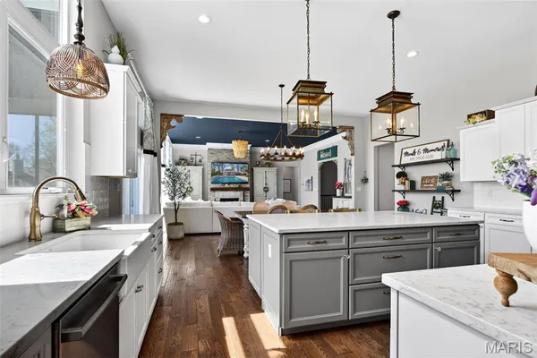 $1,250,000 | 6106 Knights Table Court, St. Charles, MO 63304