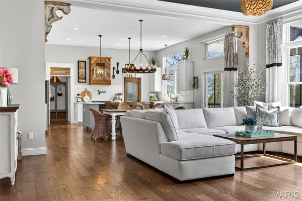 $1,250,000 | 6106 Knights Table Court, St. Charles, MO 63304
