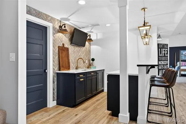$1,250,000 | 6106 Knights Table Court, St. Charles, MO 63304