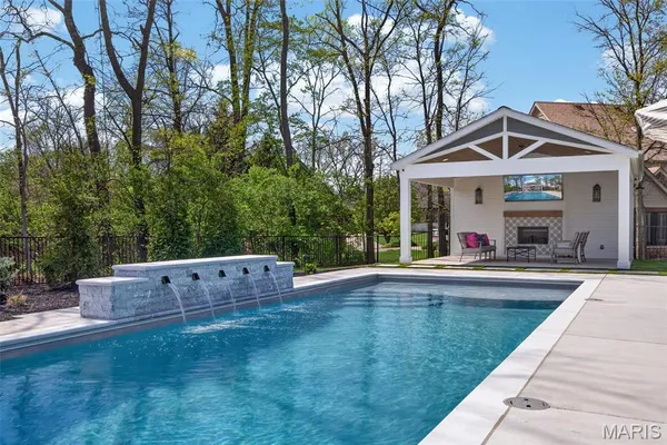 $1,250,000 | 6106 Knights Table Court, St. Charles, MO 63304