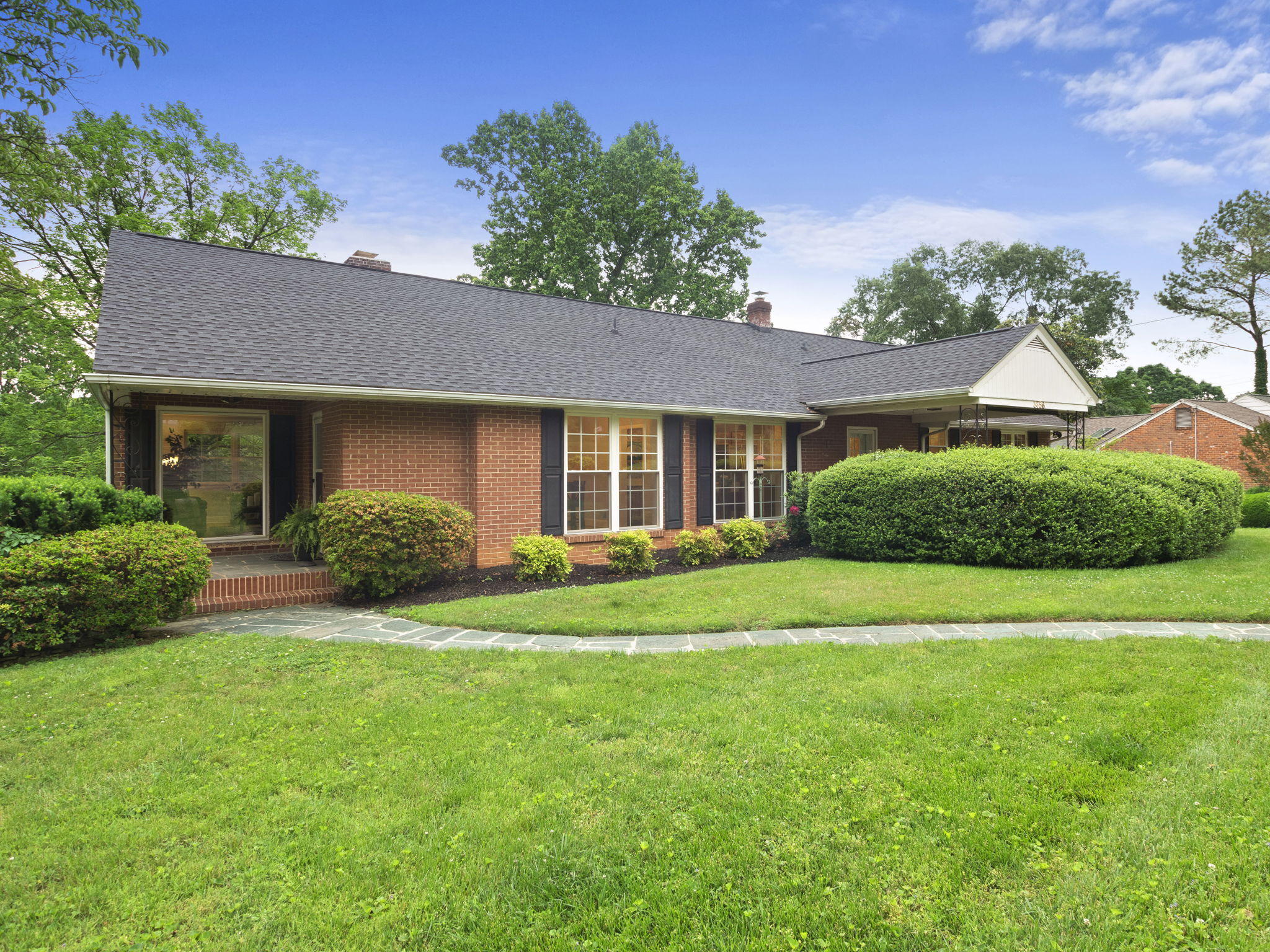 3656 Winding Way Road Southwest Roanoke, VA 24015 - Photo 2 of 30 P1366346