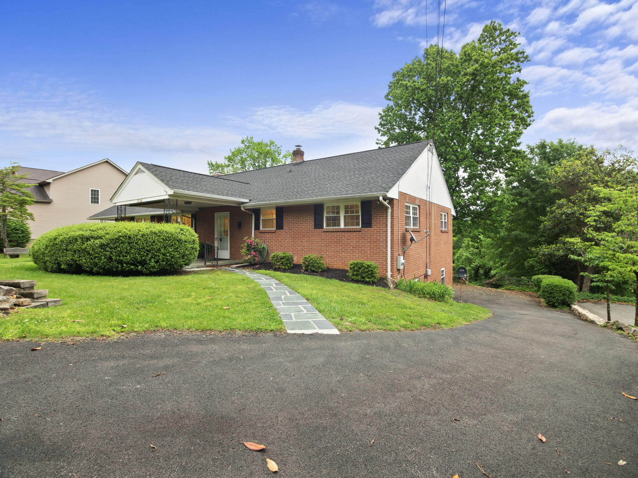 3656 Winding Way Road Southwest Roanoke, VA 24015 - Photo 3 of 30 P1366353