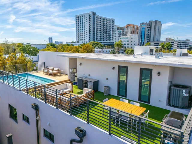 $1,325,000 | 3061 Southwest 21st Terrace, Unit 3061, Miami, FL 33145