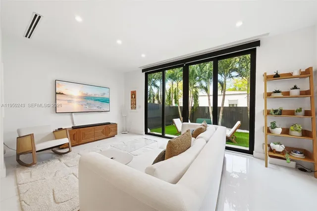 $1,325,000 | 3061 Southwest 21st Terrace, Unit 3061, Miami, FL 33145