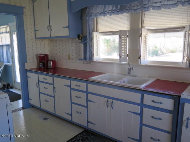 107 Kimbrough Road Clinton, NC 28328 - Photo 12 of 23 IMG_3343