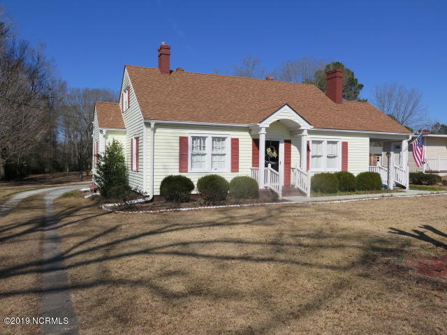 107 Kimbrough Road Clinton, NC 28328 - Photo 3 of 23 IMG_3338