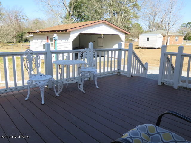107 Kimbrough Road Clinton, NC 28328 - Photo 4 of 23 IMG_3347
