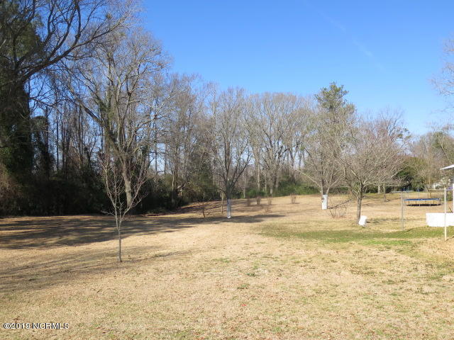 107 Kimbrough Road Clinton, NC 28328 - Photo 6 of 23 IMG_3336