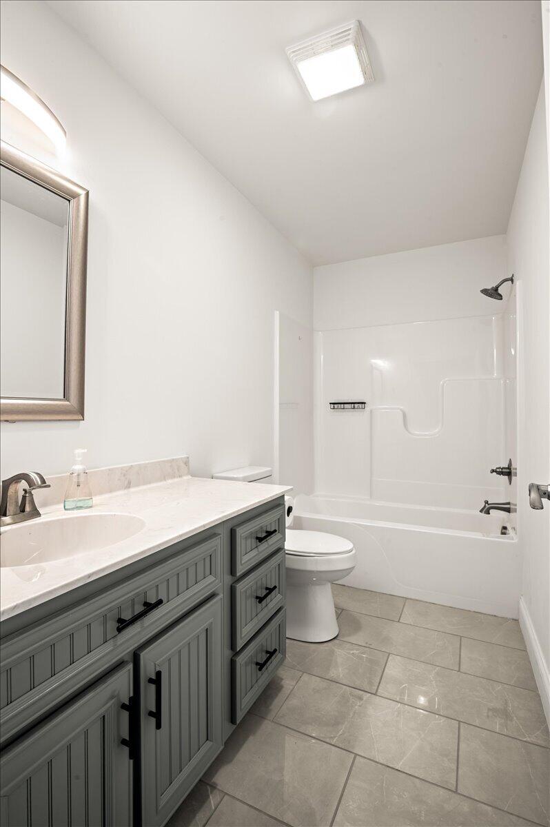 964 McWhorter Road London, KY 40741 - Photo 17 of 39 20-Bathroom 2