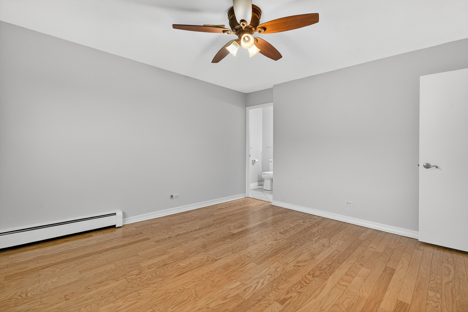 1567 Ridge Avenue, Unit 802 Evanston, IL 60201 - Photo 12 of 23 Gallery Image 12
