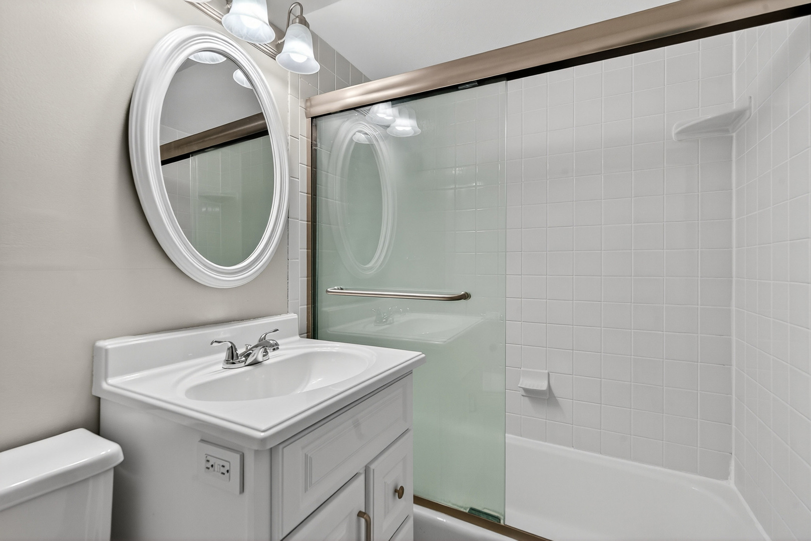 1567 Ridge Avenue, Unit 802 Evanston, IL 60201 - Photo 13 of 23 Gallery Image 13
