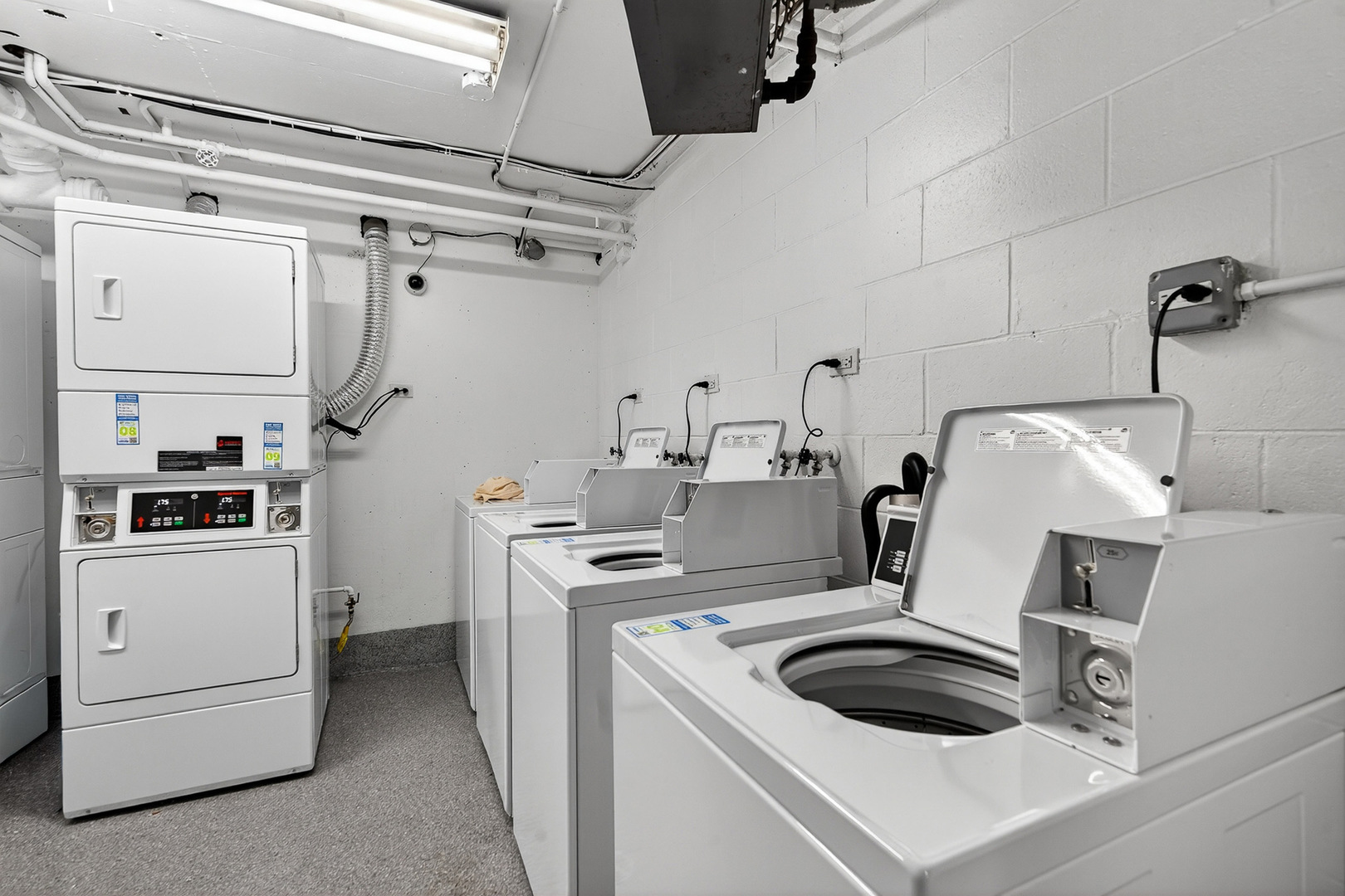 1567 Ridge Avenue, Unit 802 Evanston, IL 60201 - Photo 20 of 23 Gallery Image 20