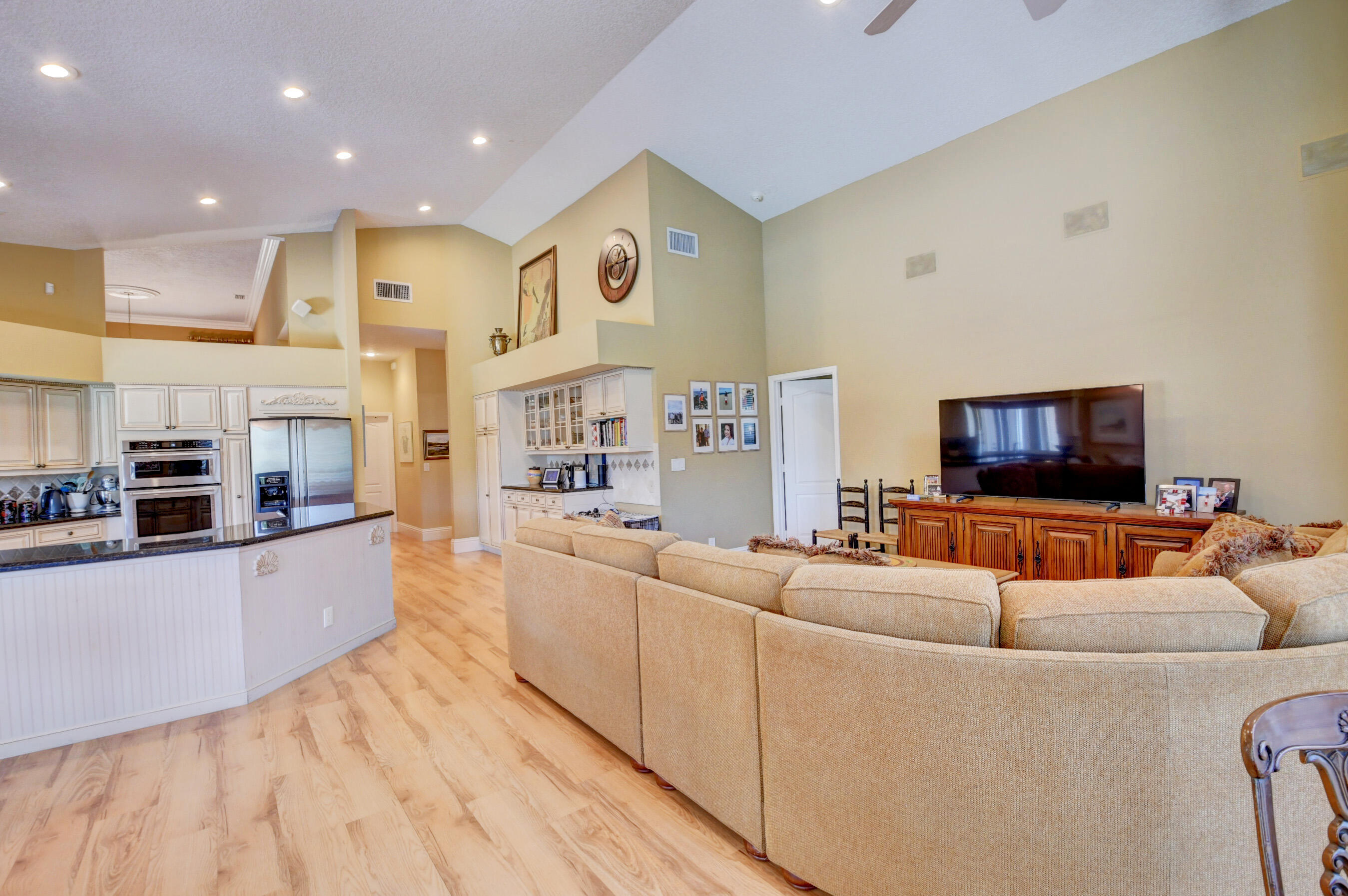 1061 Southwest 21st Avenue Boca Raton, FL 33486 - Photo 7 of 71 61_dsc_9421_2_3_4_5
