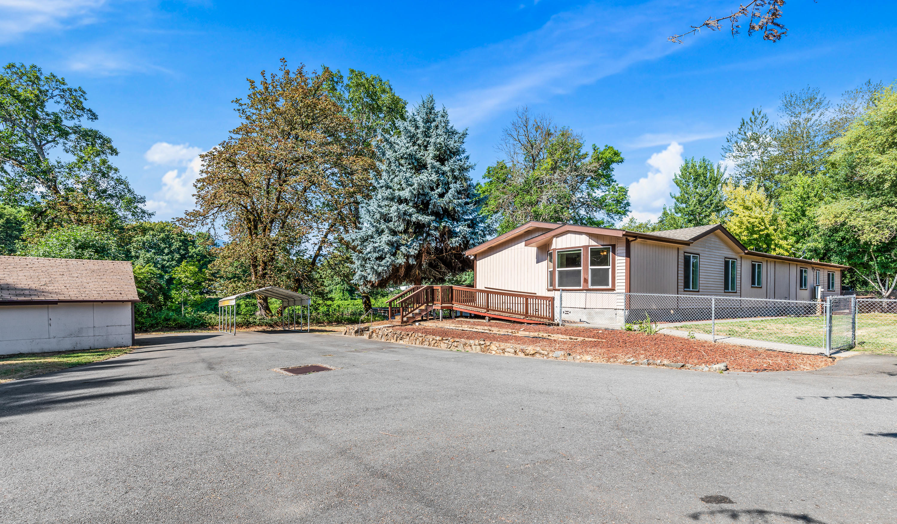 6745 North Applegate Road Grants Pass, OR 97527 - Photo 47 of 82 9R9A9431
