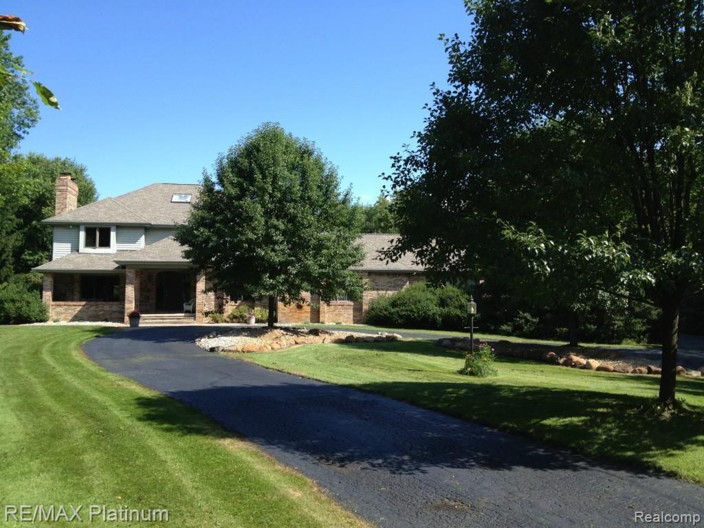 13711 Commerce Road Milford, MI 48380 - Photo 34 of 52 IMG_1875.jpg