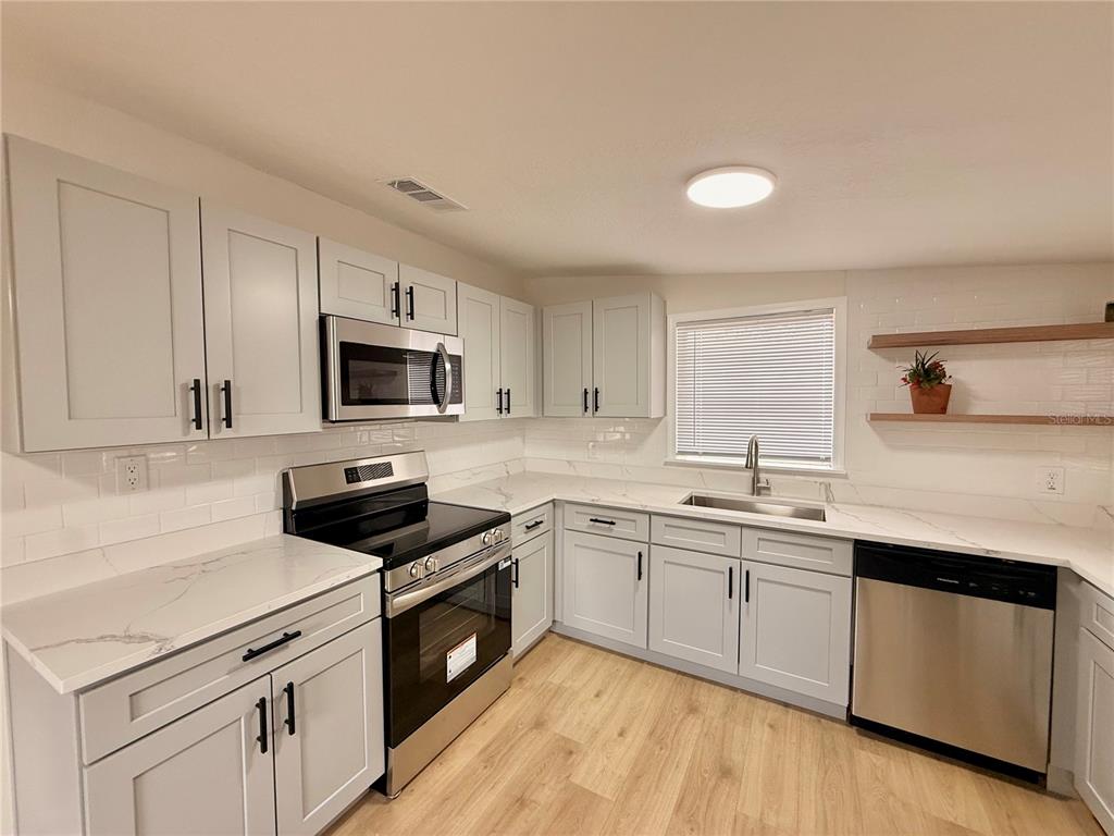 2334 Vincent Road Orlando, FL 32817 - Photo 11 of 25